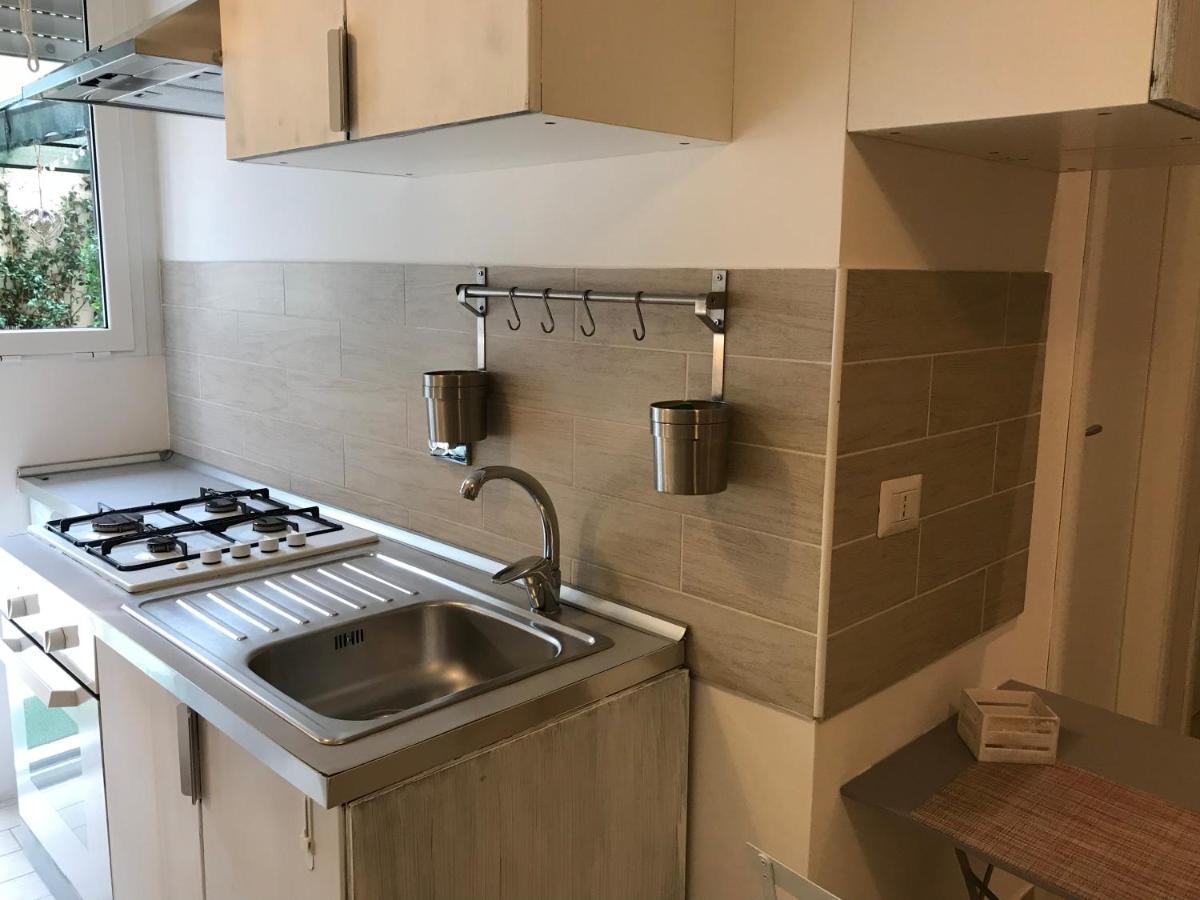 Dea Flora Home B&B Rome Bagian luar foto