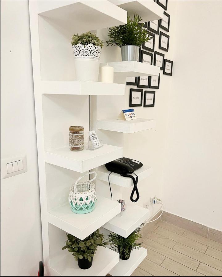 Dea Flora Home B&B Rome Bagian luar foto
